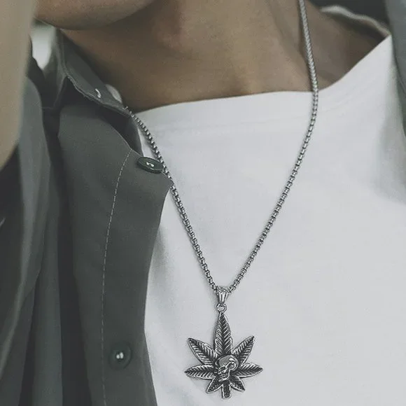 men maple leaf necklace - Picture 1 of 4